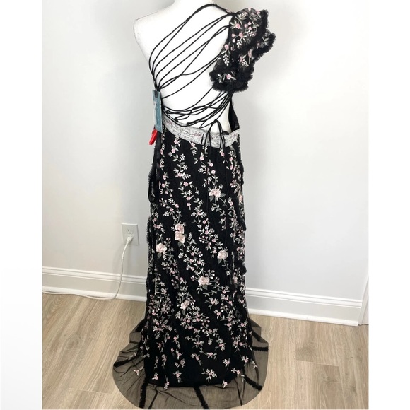Mac Duggal Embroidered Floral Ruffled One Shoulder Lace Up Gown Black Si… - Picture 7 of 13